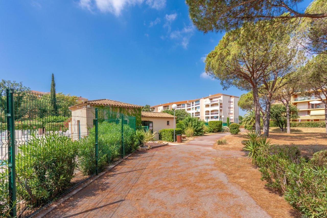 Joli 32M² Piscine Parking Wifi Apartment Frejus Exterior photo